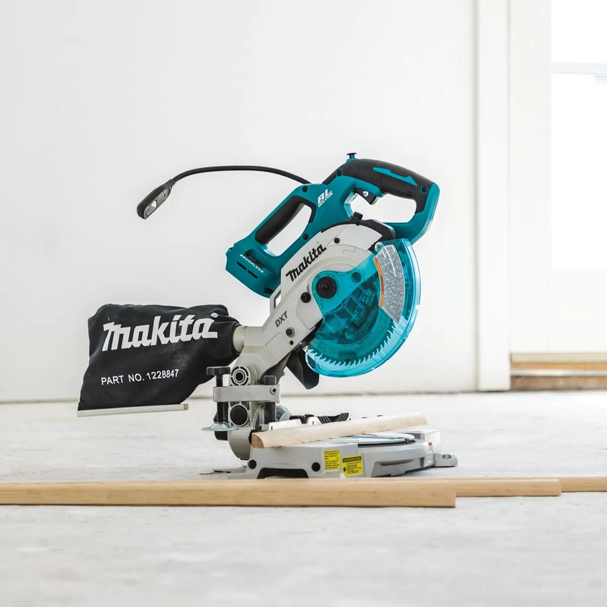 18V LXT® Lithium‑Ion Brushless Cordless 6‑1/2" Compact Dual‑Bevel Compound Miter Saw with Laser