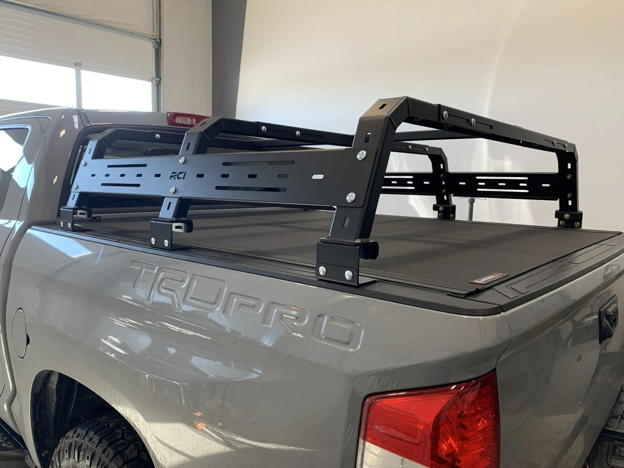 BAKflip - BAK Revolver X2 Tonneau Cover - Toyota Tacoma 2005-2023