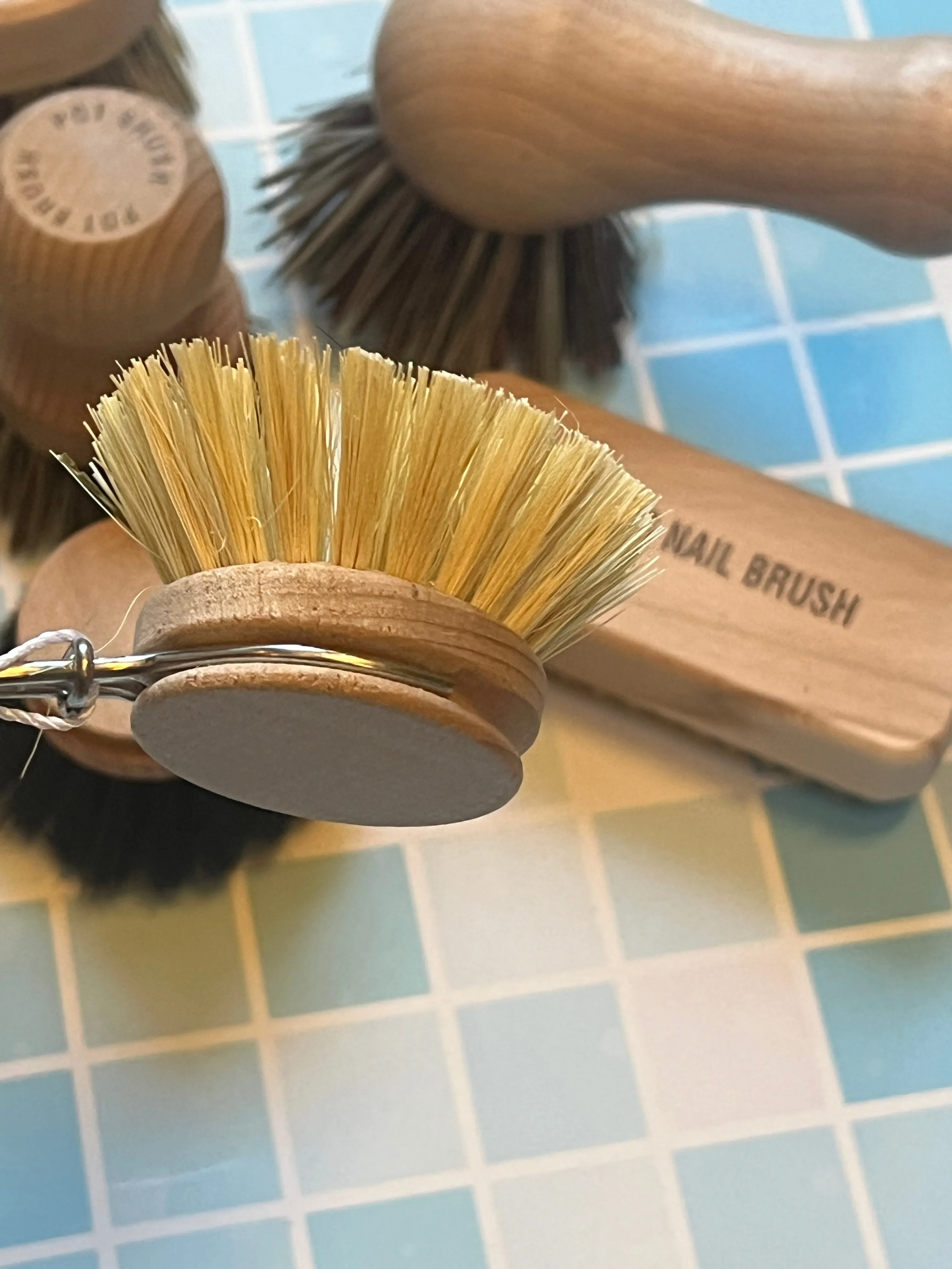 Beechwood Traditional Dish Brush with Plant Fibre Bristles