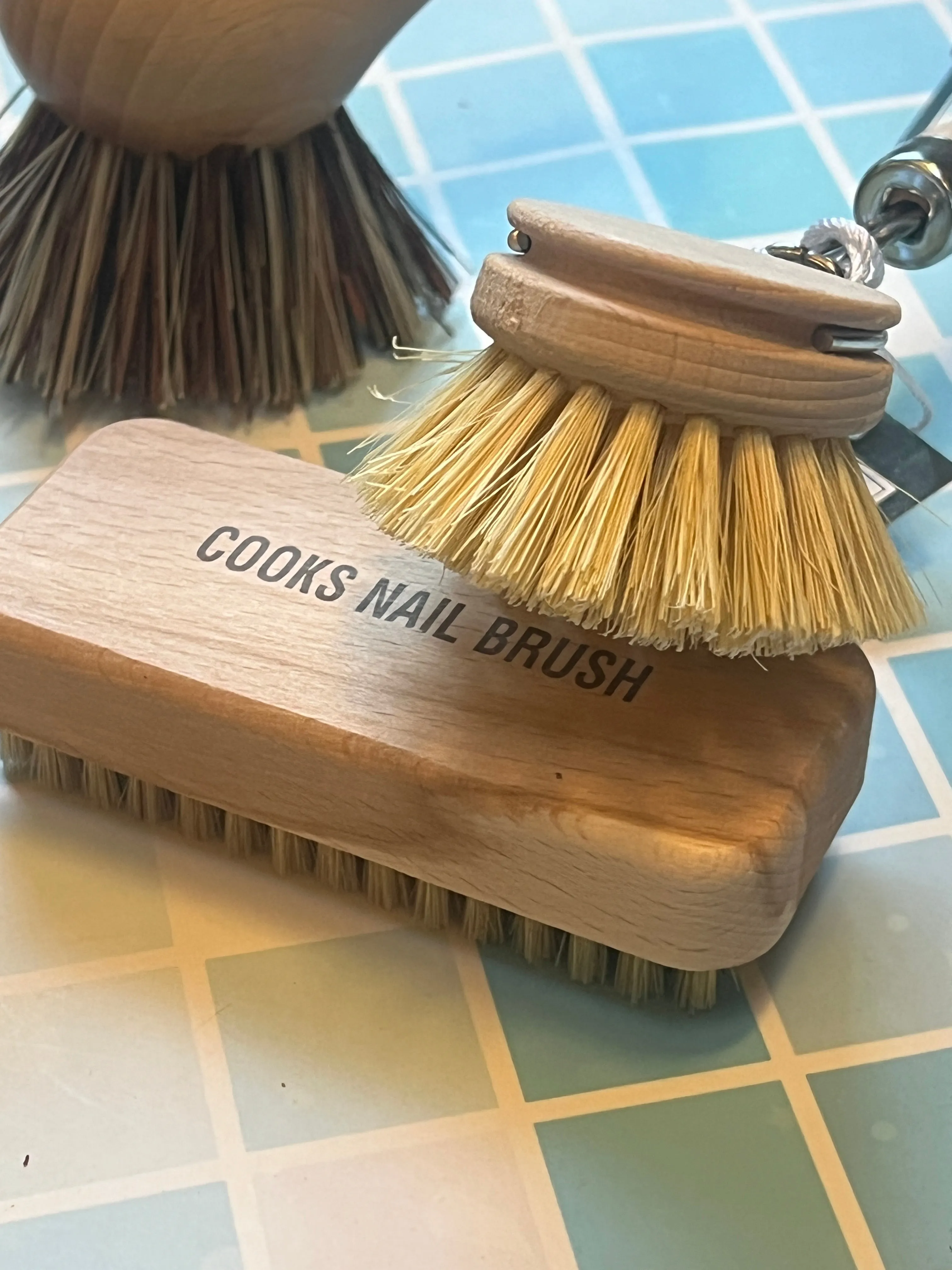 Beechwood Traditional Dish Brush with Plant Fibre Bristles