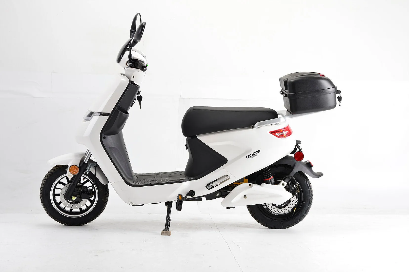 Boom Cirkit LED Electric Moped Scooter 500W 48V