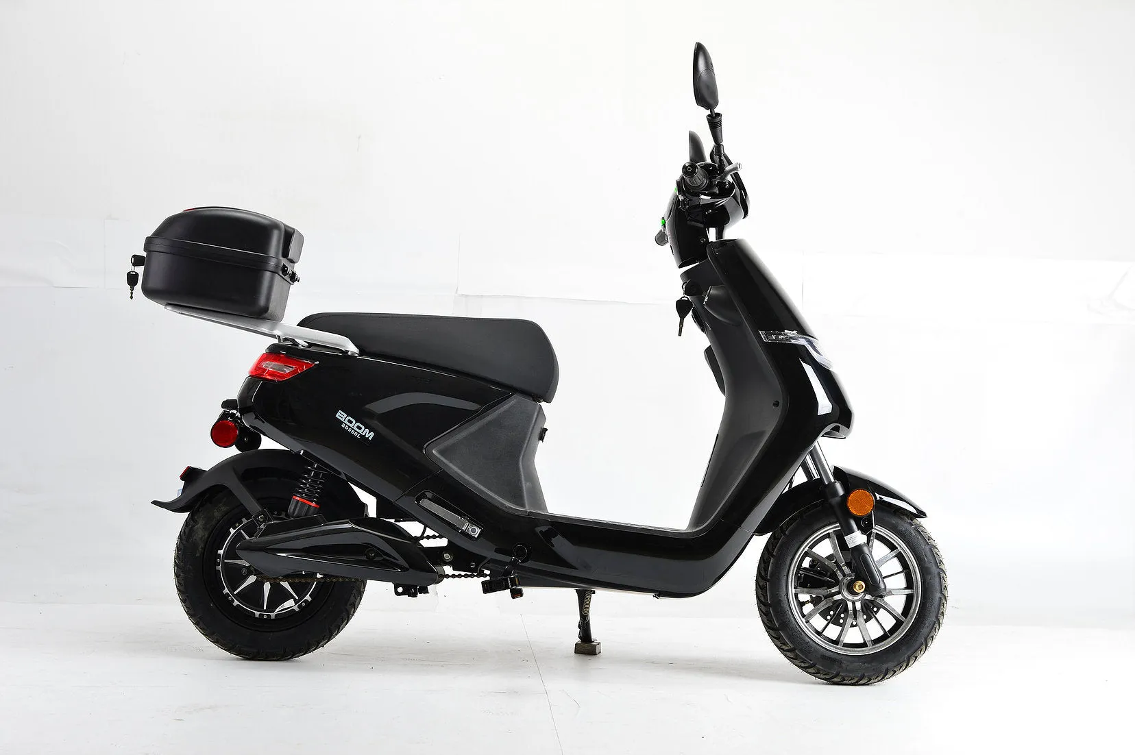 Boom Cirkit LED Electric Moped Scooter 500W 48V