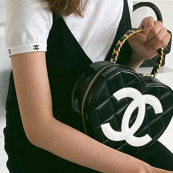 Chanel Around 1995 Made Patent Heart Cc Mark Stitch Vanity Black