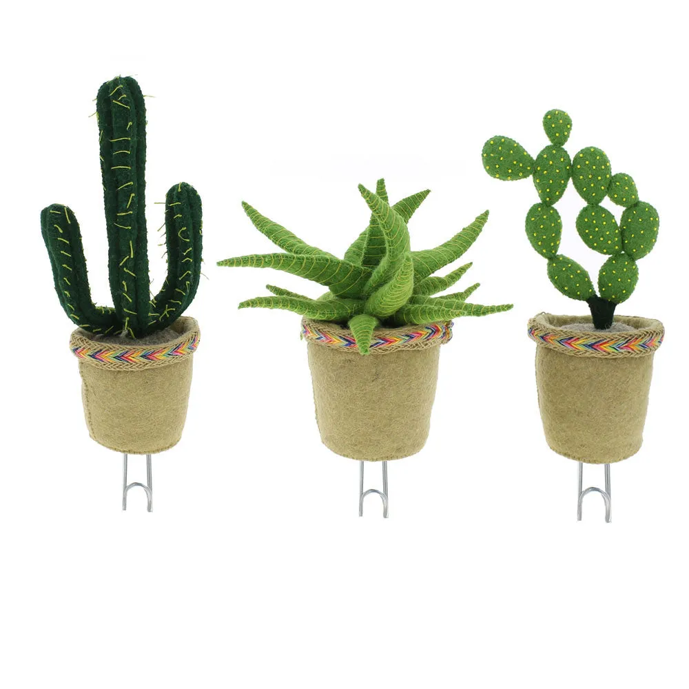 Fiona Walker England Linked Circle Cactus Hook