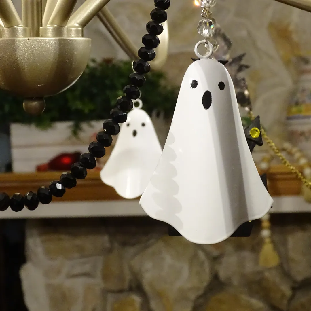METAL GHOST (Set/1) OR (Set/3) MAGNETIC HALLOWEEN CHANDELIER ORNAMENT