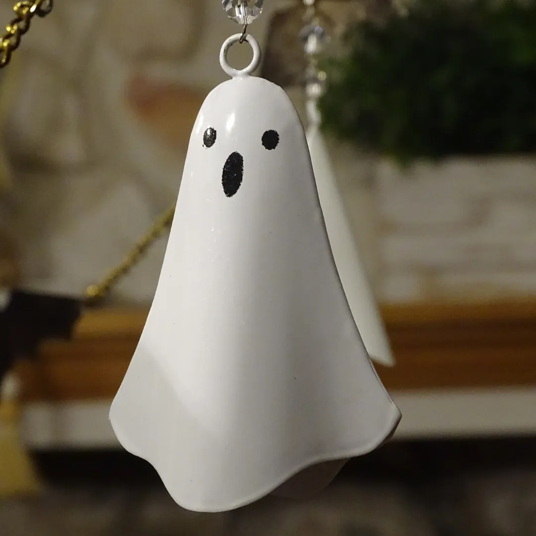 METAL GHOST (Set/1) OR (Set/3) MAGNETIC HALLOWEEN CHANDELIER ORNAMENT