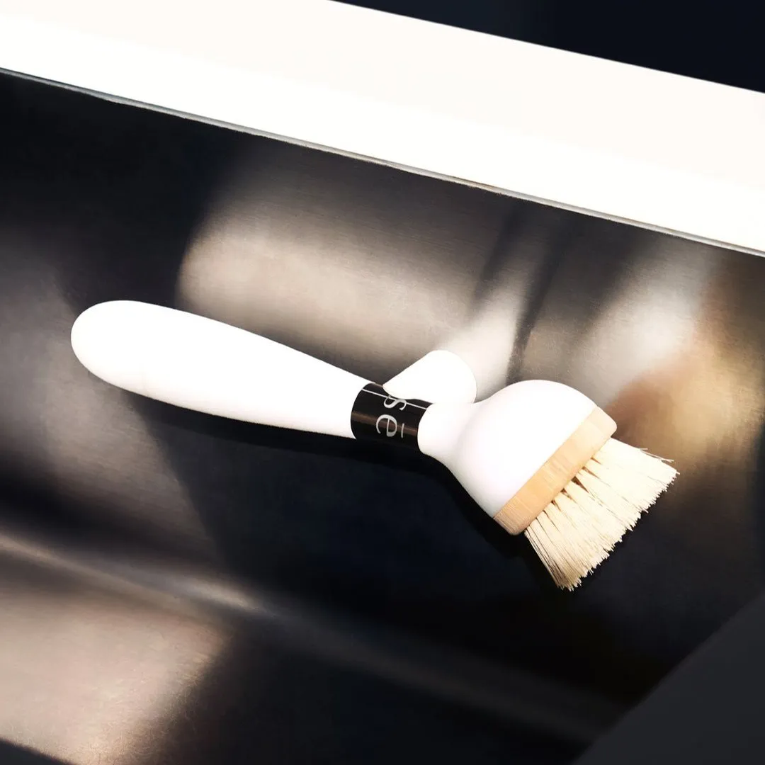 The One Brush - White