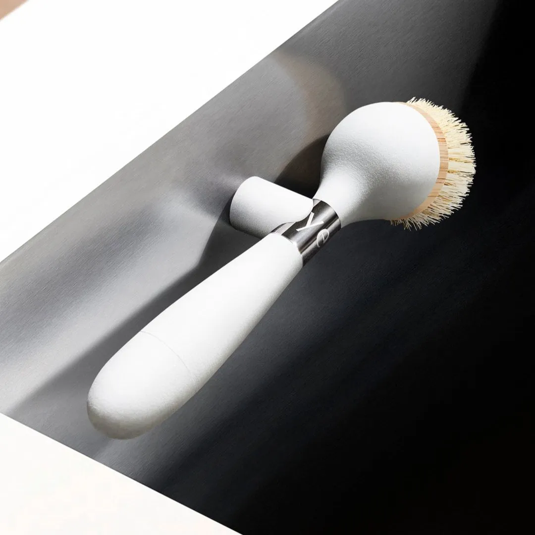 The One Brush - White